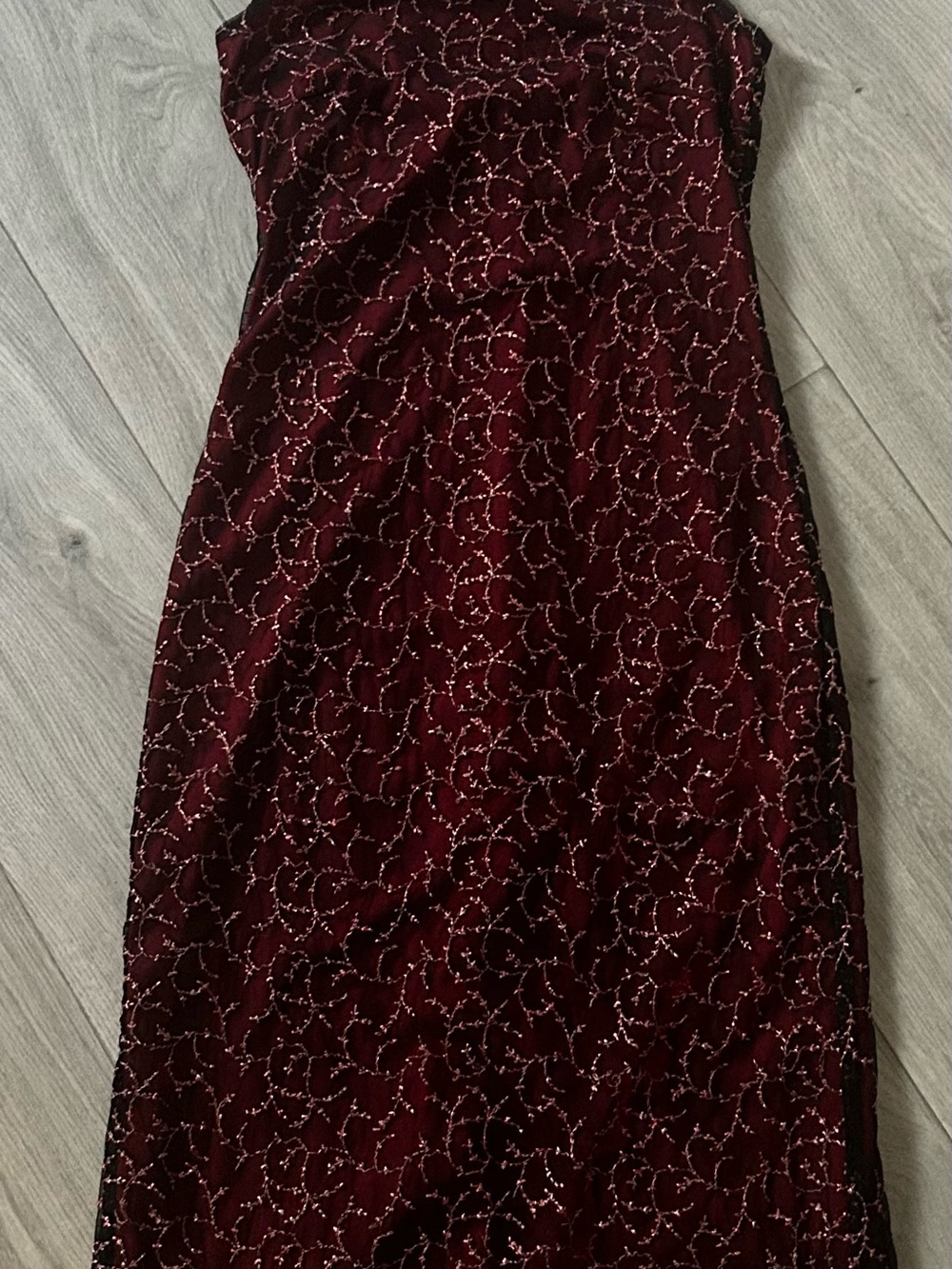 Elegant Burgundy Sequin Strapless Dress